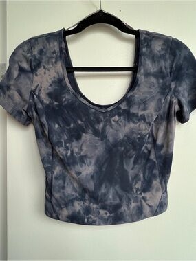 lululemon athletica Short Sleeve Scoop Neck Tie-Dye Crop Top - Black & Gray